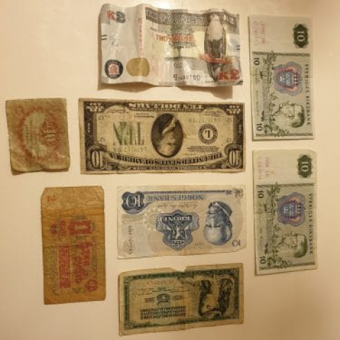 Voit tuoda erilaisia ulkomaan rahoja pisteellemme.