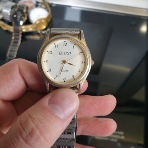 Voit toimittaa kelloja kierrätykseen