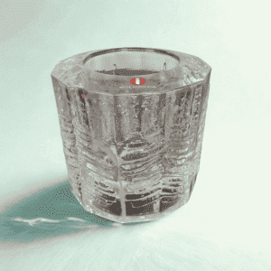 Iittala kynttiläjalka, suomalainen design, punainen i-logo