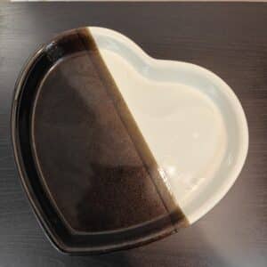 Kermansavi sydänvuoka – vintage keraaminen leivontavuoka