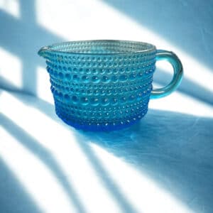 Iittala Kastehelmi kermakko, lasinen, helmikuvioitu